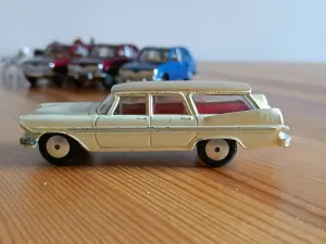 219 Plymouth Sports Suburban *with cream base* 2