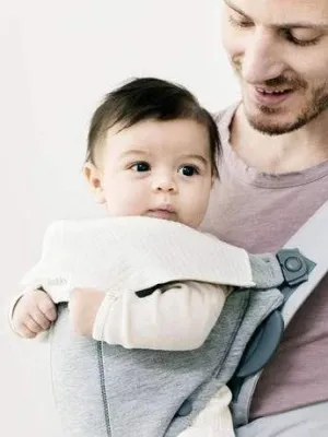 BabyBjörn Bib Carrier Mini & Free 2pk