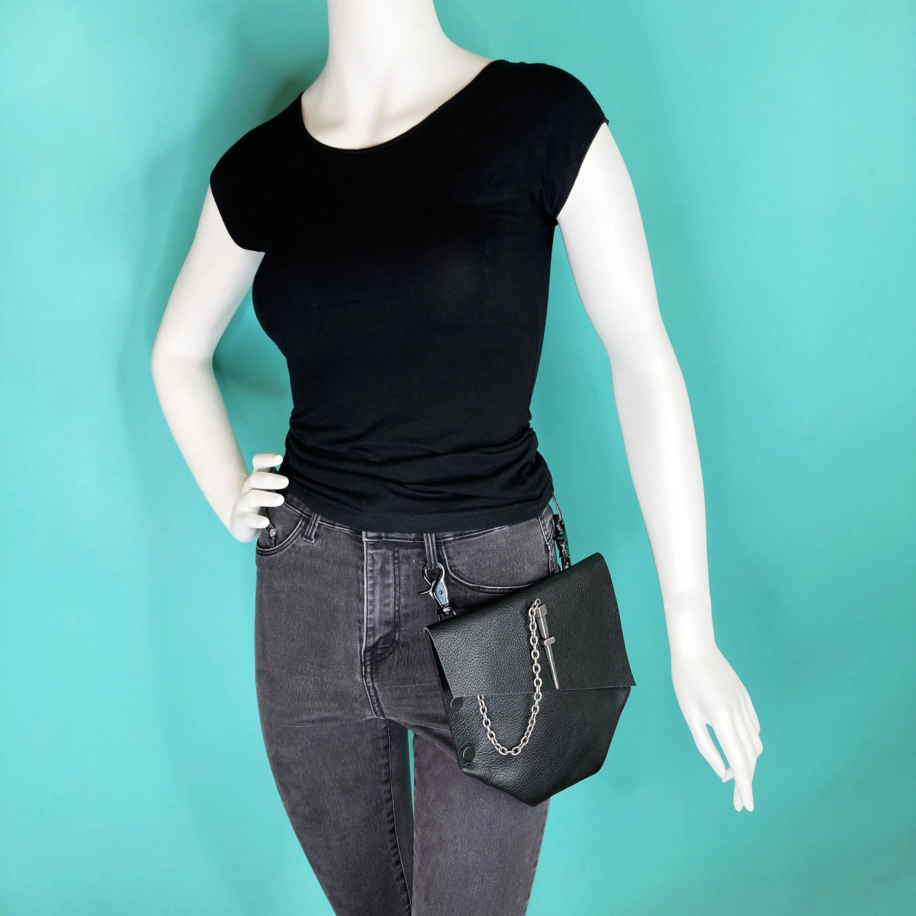 Black Leather Convertible Fanny Pack - Gunmetal