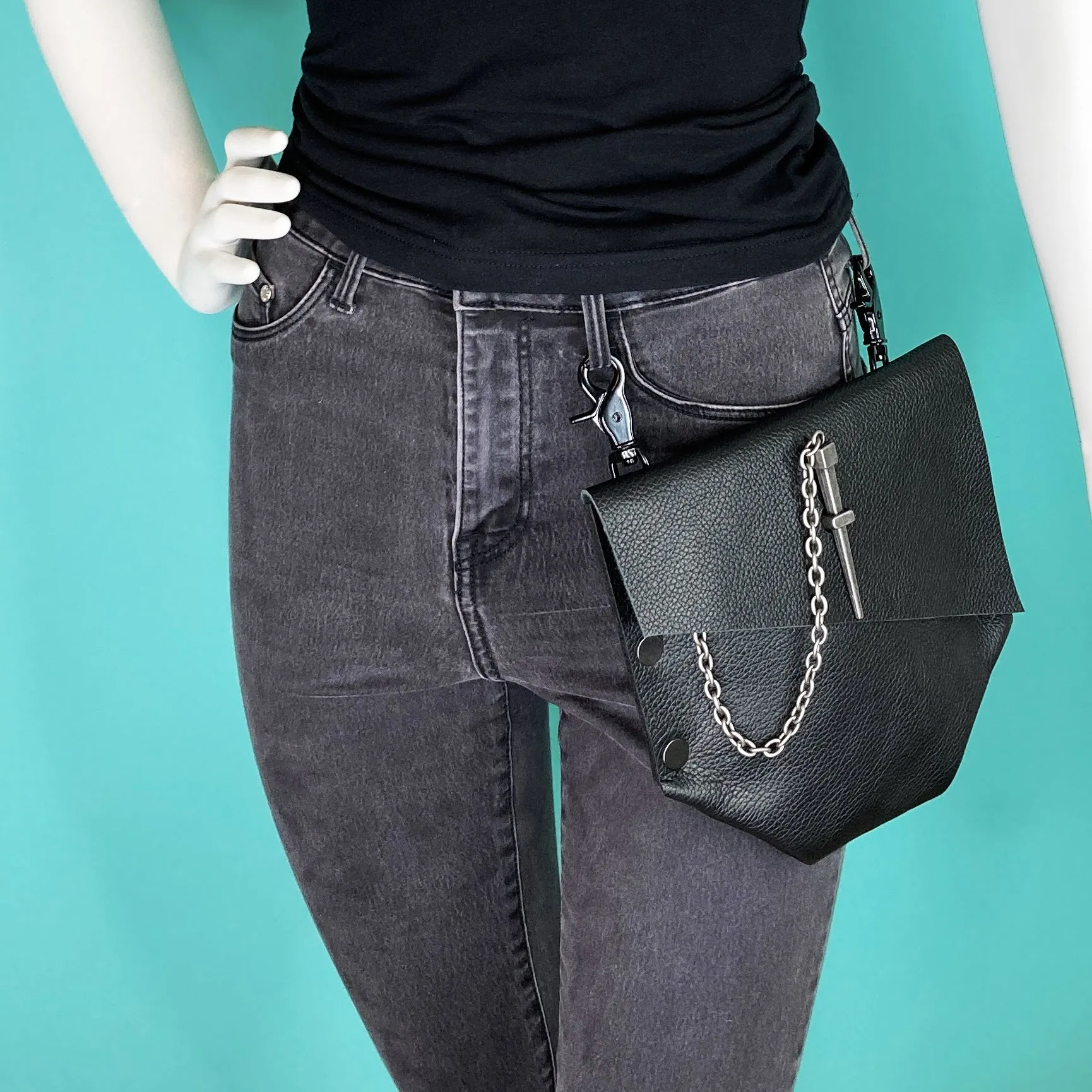 Black Leather Convertible Fanny Pack - Gunmetal