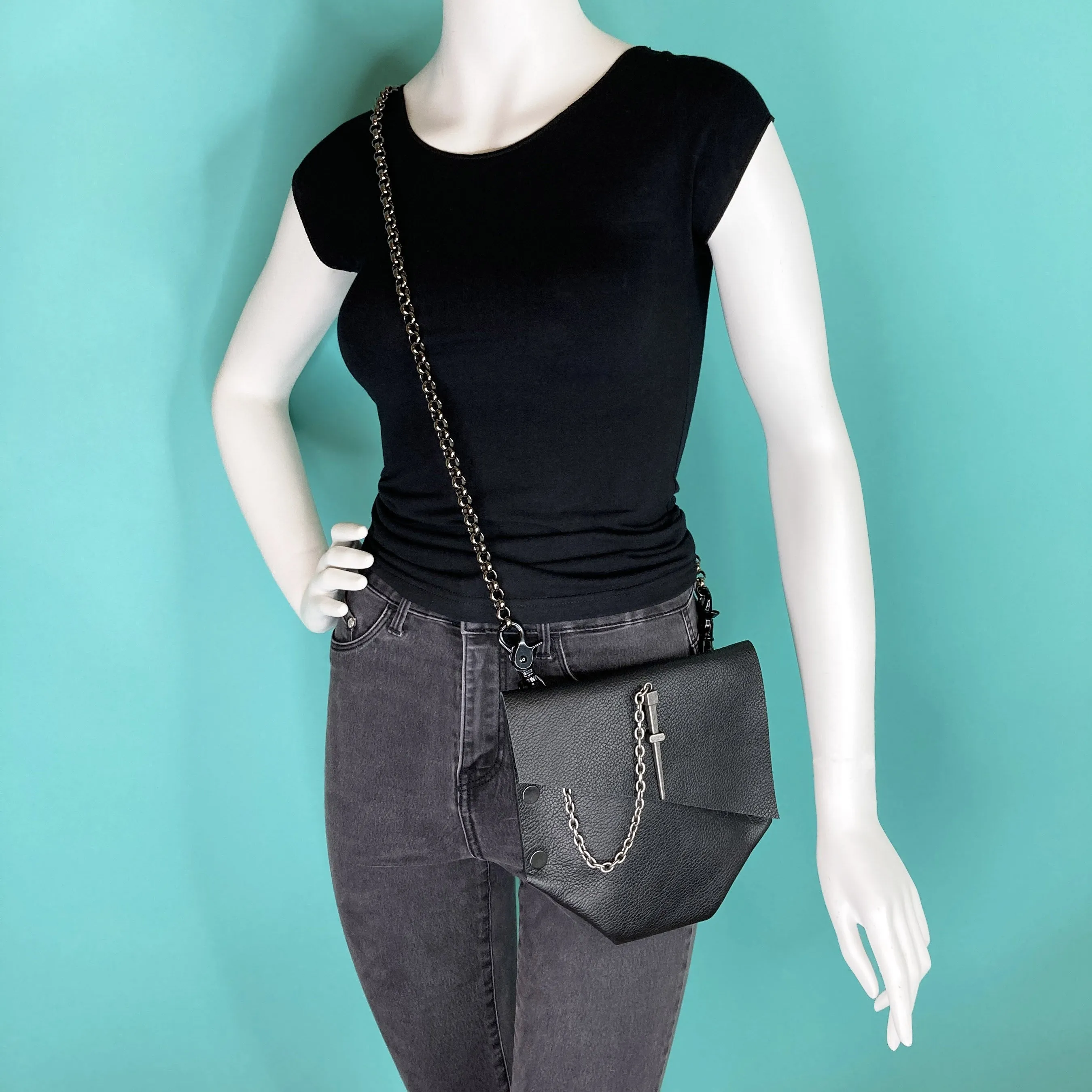 Black Leather Convertible Fanny Pack - Gunmetal