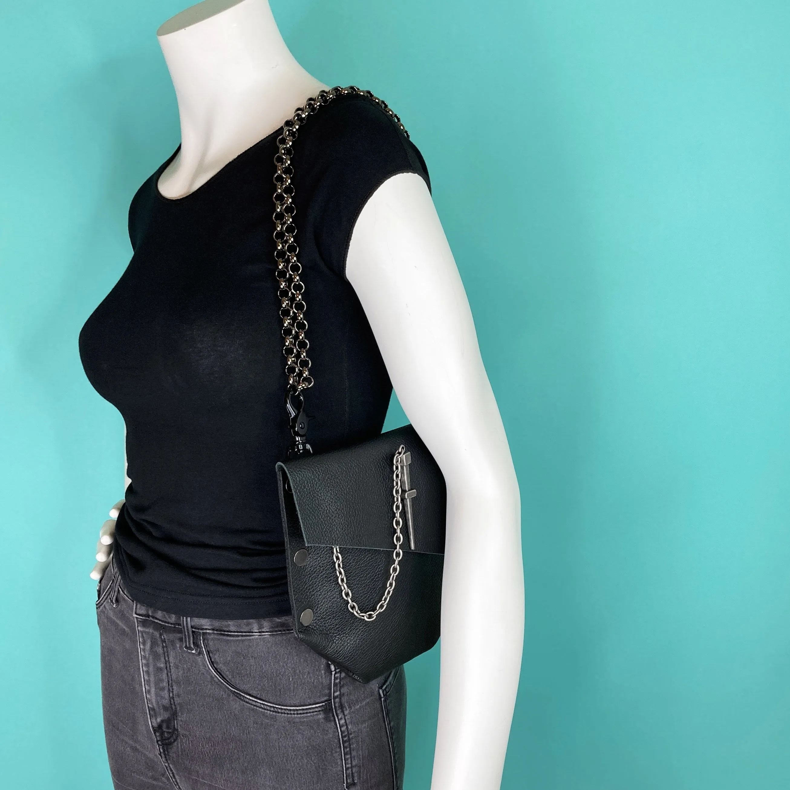 Black Leather Convertible Fanny Pack - Gunmetal