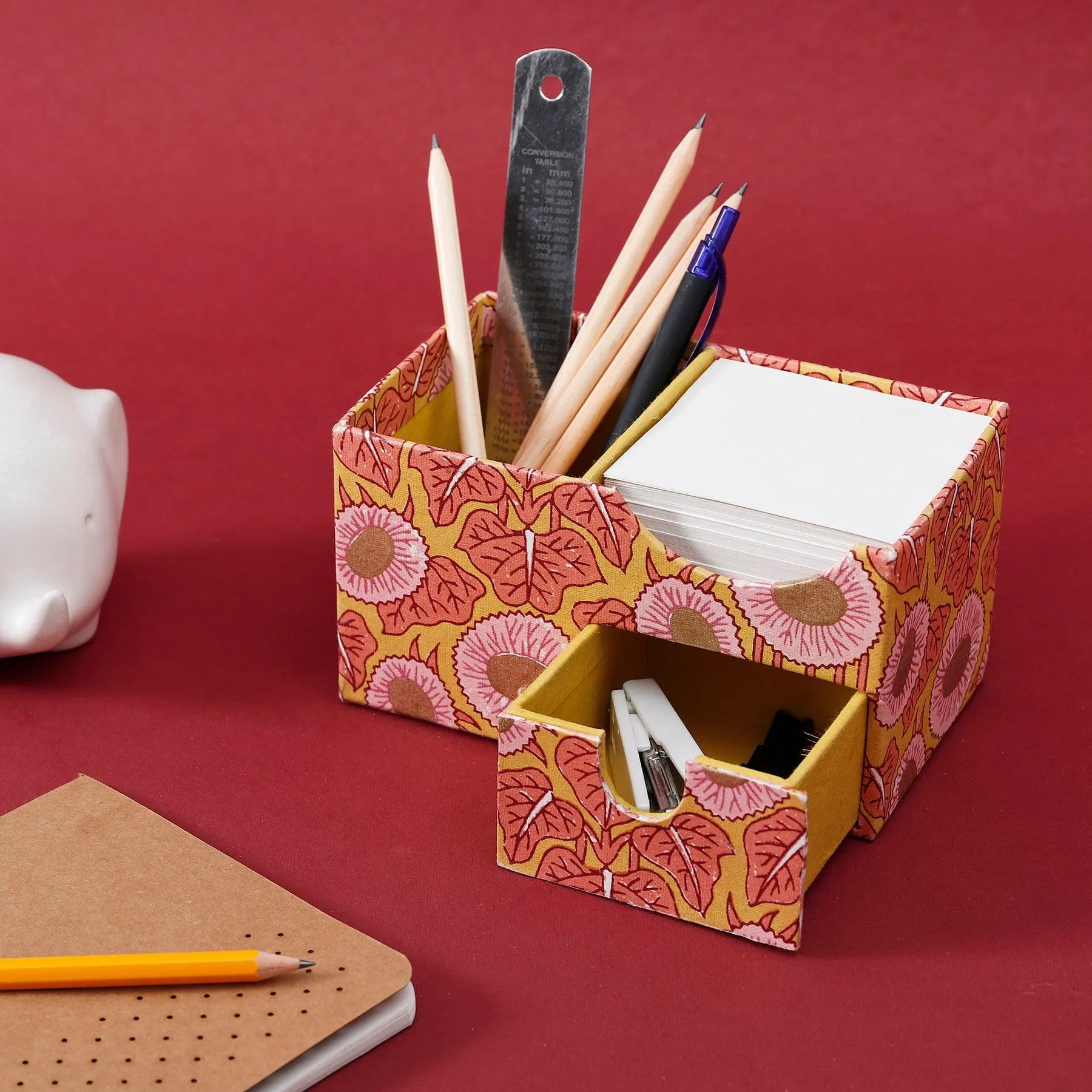 Block Story Flower Brown Cube Desk Organiser