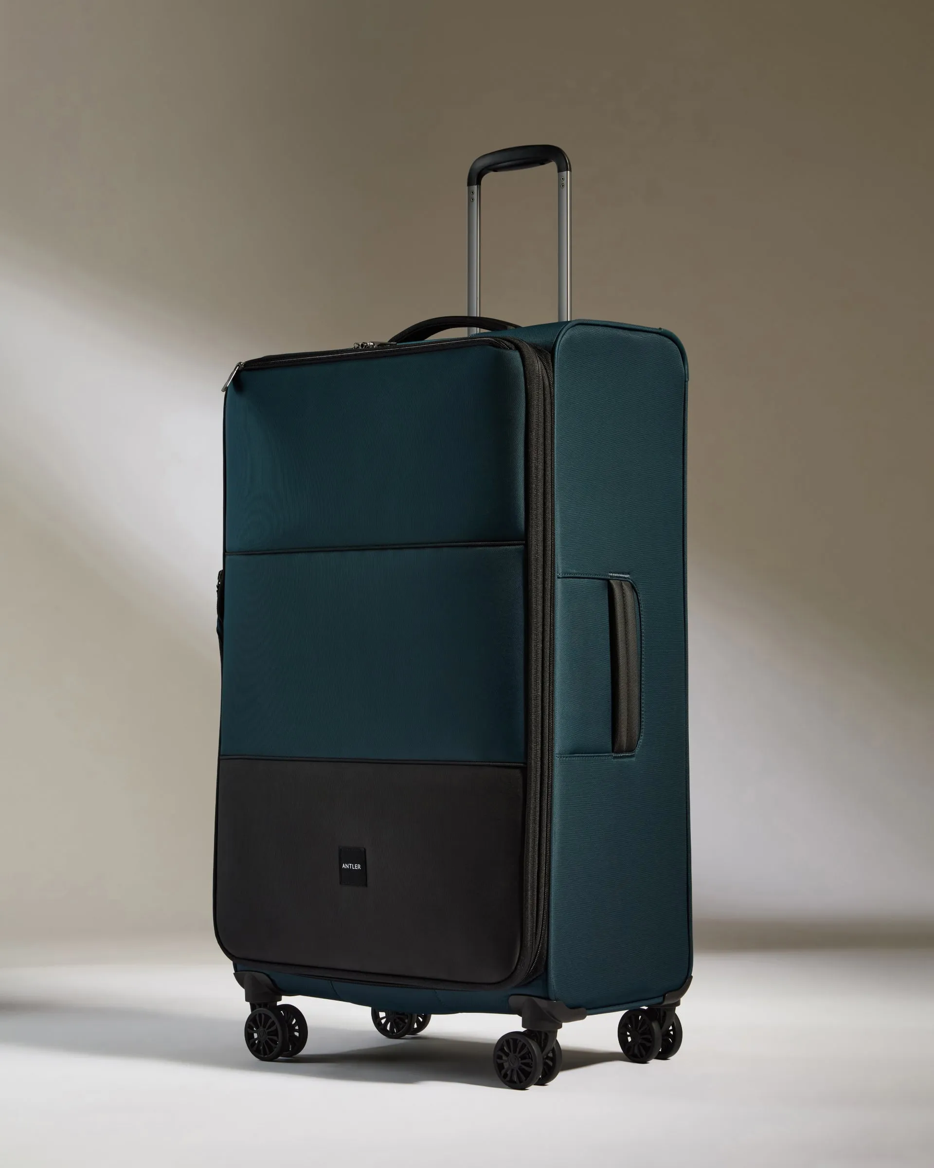 Lightest Large Suitcase in Indigo - Soft Stripe