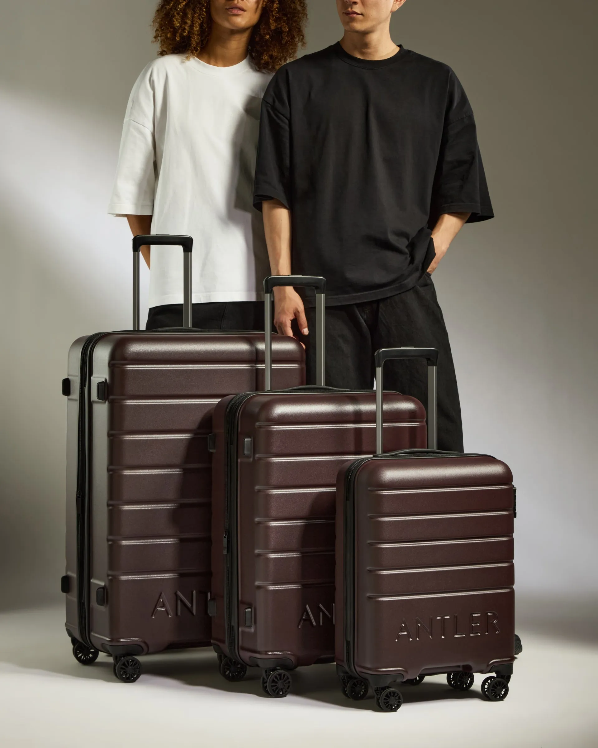 Suitcase Set in Cedar Brown - Logo