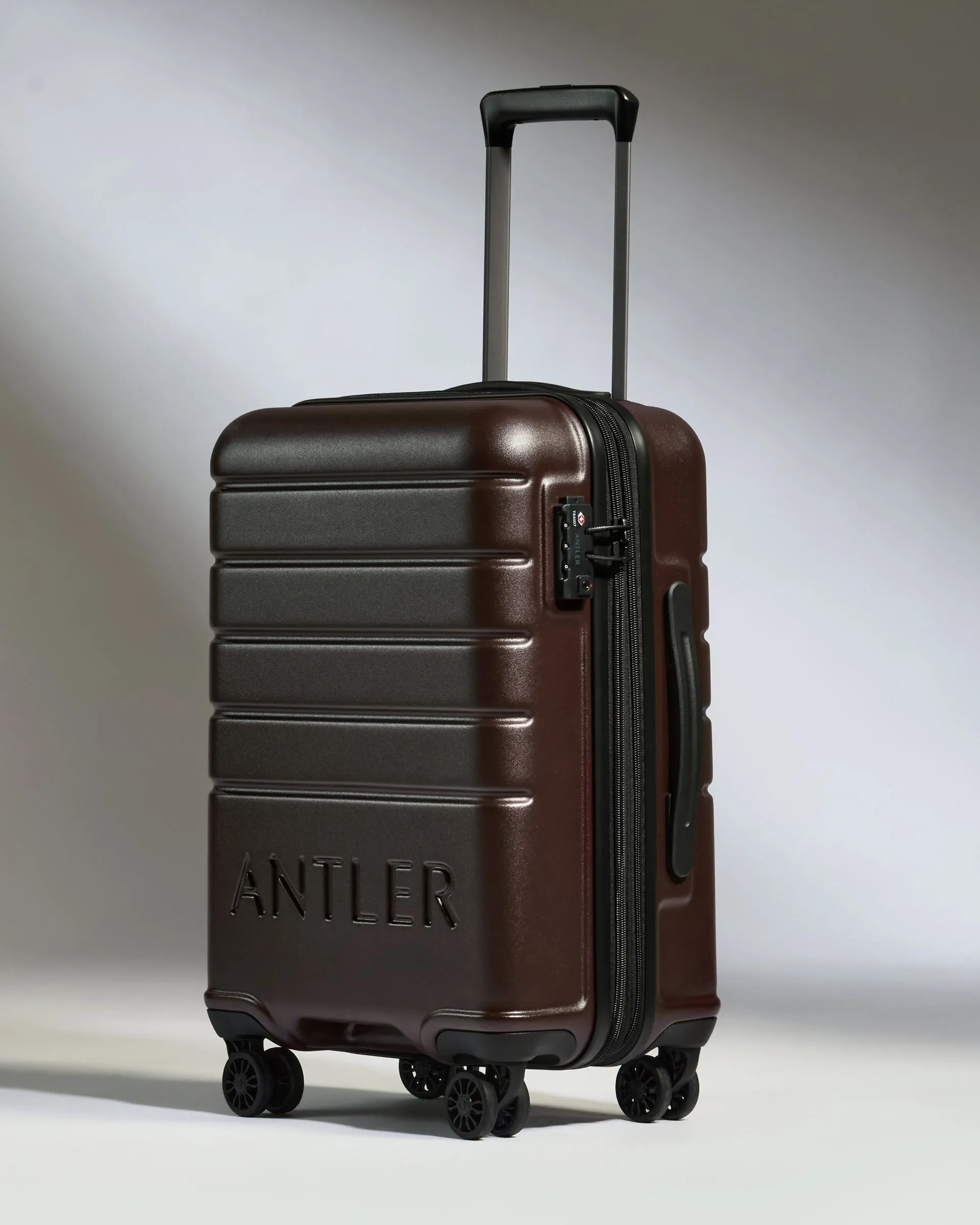 Suitcase Set in Cedar Brown - Logo