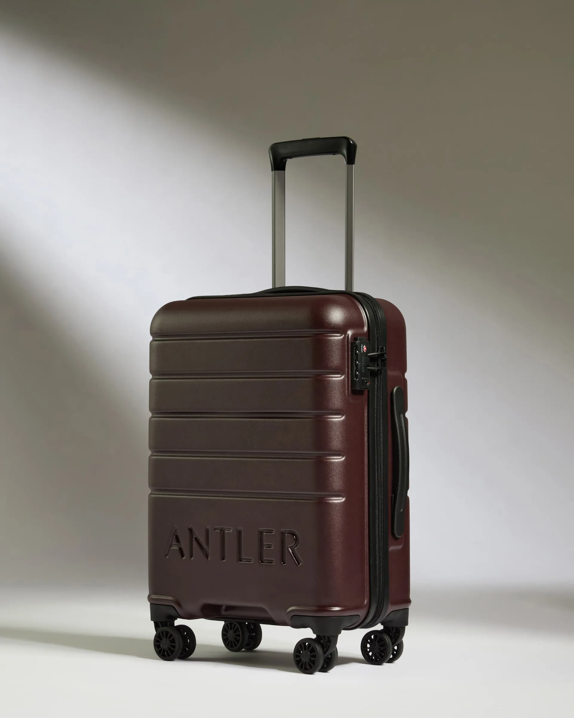 Suitcase Set in Cedar Brown - Logo