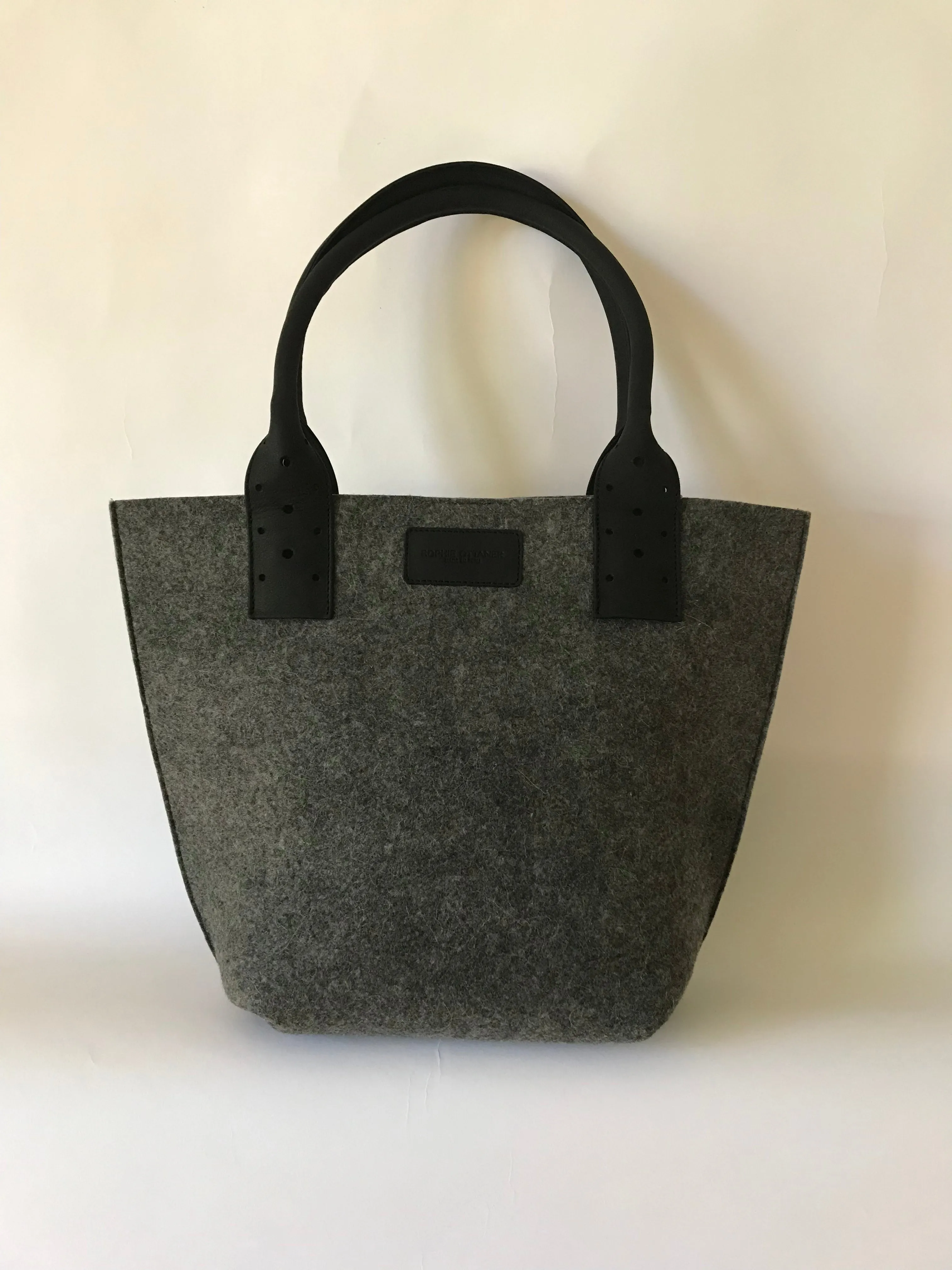 The “Donna” felt hand-bag